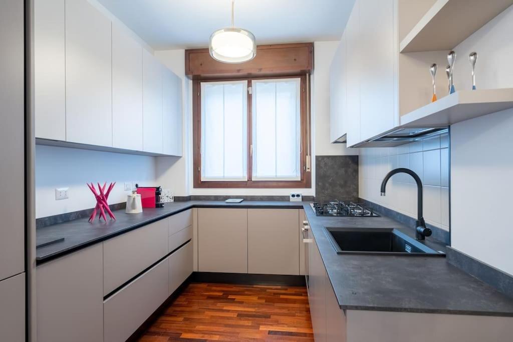 Duomo-PortaromanaXxl Home Terrace & Free Parking Милано Екстериор снимка