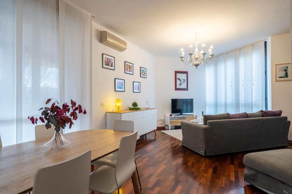 Duomo-PortaromanaXxl Home Terrace & Free Parking Милано Екстериор снимка