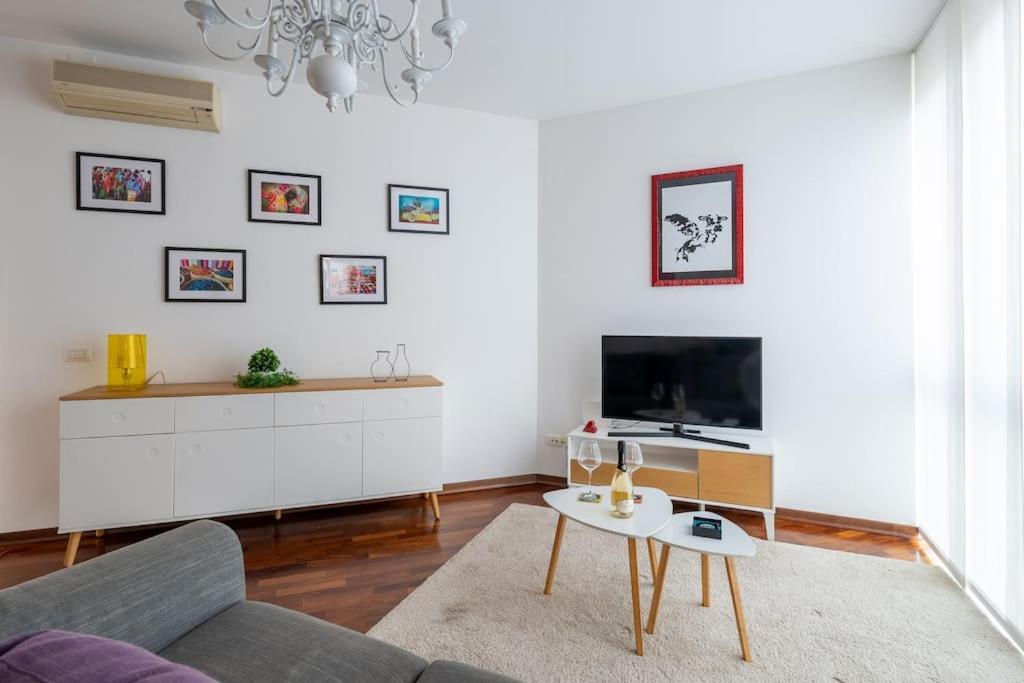Duomo-PortaromanaXxl Home Terrace & Free Parking Милано Екстериор снимка
